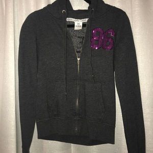 Grey VS zip up hoodie NWOT